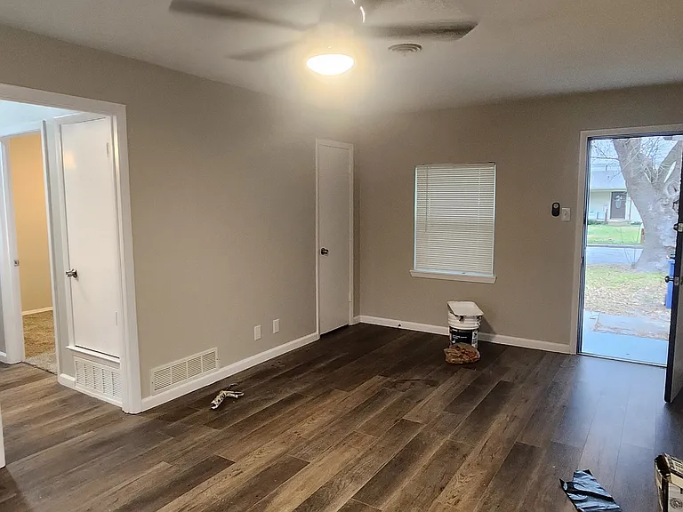 1227 Westmoreland Dr — Photo 4
