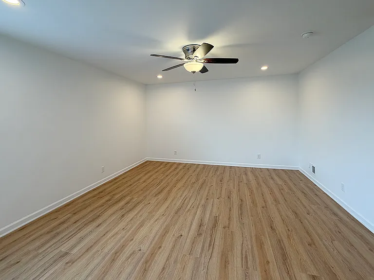 651 Olive Ln — Photo 11