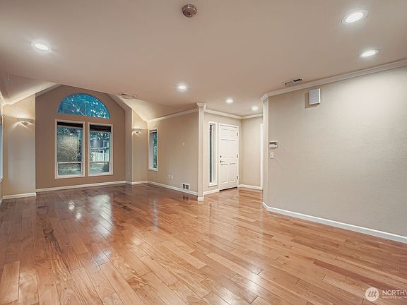 5th image of 16505 97th Avenue Ct E
