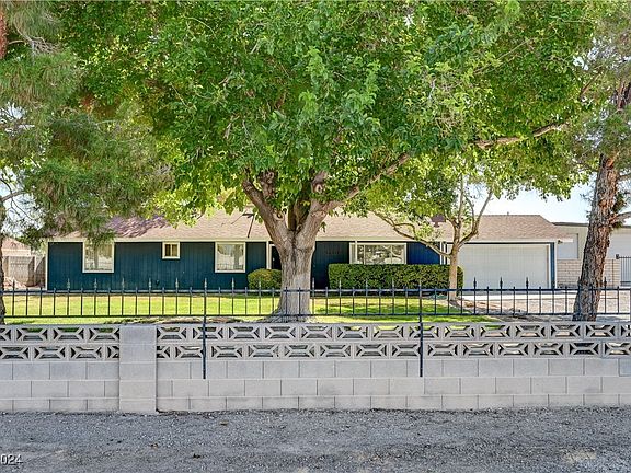 2nd image of 5640 N Torrey Pines Dr