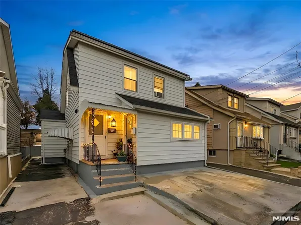 1046-1048 E 26th St, Paterson, NJ 07513