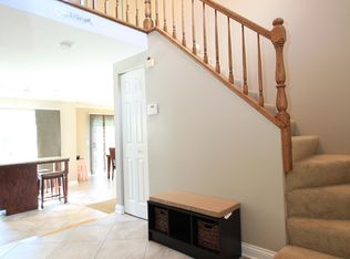210 Southwood Cir, Streamwood, IL 60107