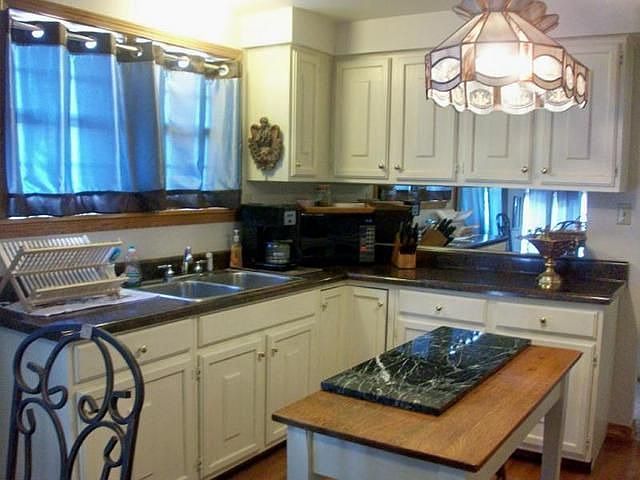 2nd image of 302 Kunselman Rd