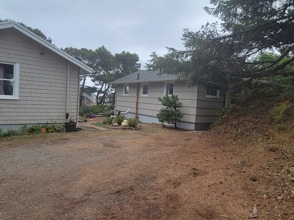 105-125 NW 12th Ave, Rockaway Beach, OR 97136