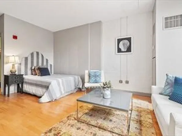 346 Congress St #506, Boston, MA 02210