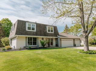 13445 Burlawn Pkwy, Brookfield, WI 53005