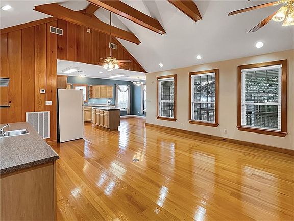 2nd image of 631 Labarre Rd