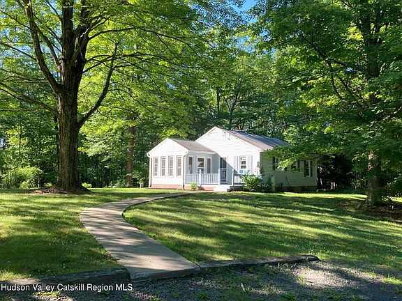 5th image of 1362/1363 Hickory Lane