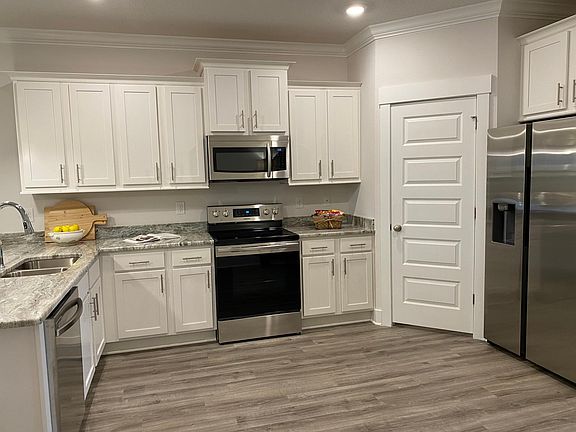2nd image of 909 Brambling Ct
