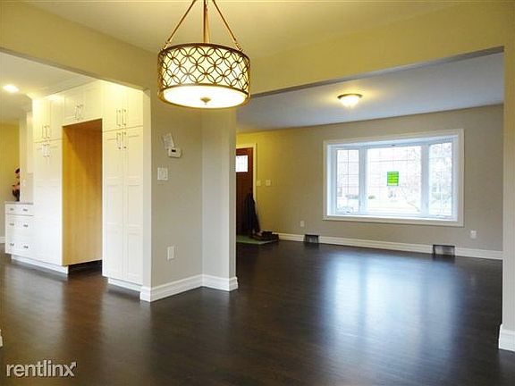 5. Dining Room Alt View - 3559 Oriole