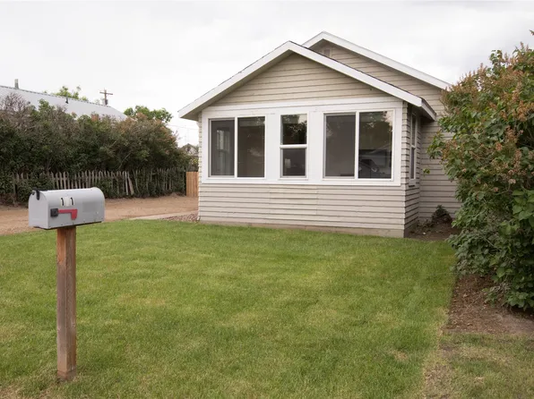 121 1st Ave NW, Cut Bank, MT 59427