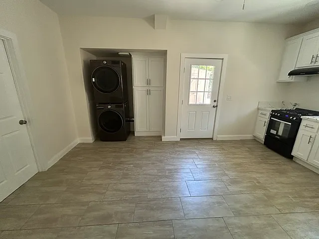 6820 Sundown Dr — Photo 2