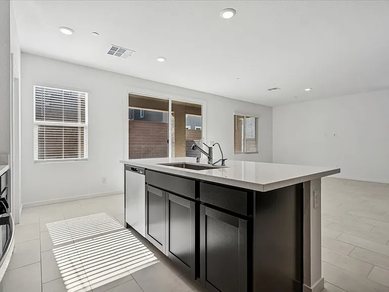 311 Mount Tyndall St — Photo 24