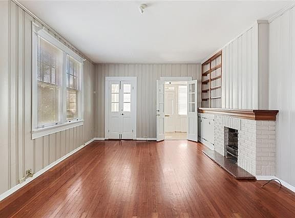 4th image of 2336 Audubon St