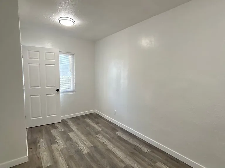 1745 Magnolia Ave — Photo 10