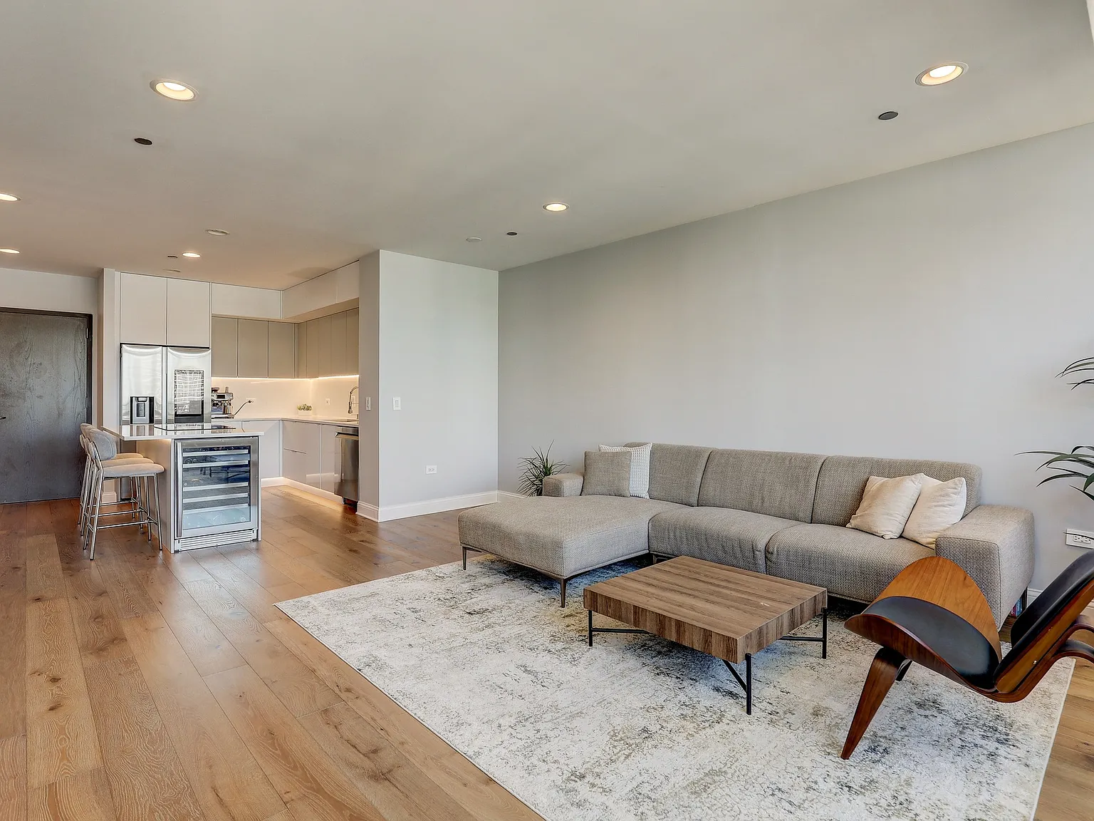 2 bed, 1400 sqft, $4,300 — Photo 4