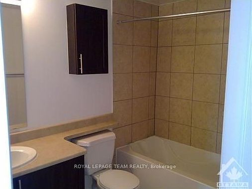 4th image of 234 Rideau St S #804A