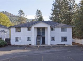 20 Dion Ct APT 2, Shady Cove, OR 97539