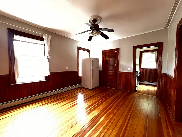 57 Woodbine St — Photo 3