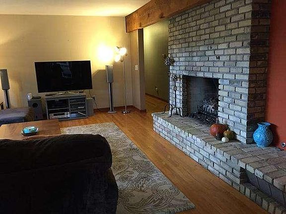 3rd image of 512 Westminster Dr