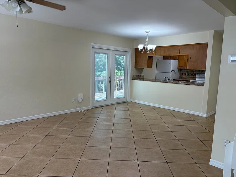 3 bed, 2.5 bath, 1165 sqft, $1,400 — Photo 2