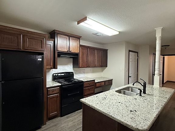 4th image of 105 N Lacy Dr #101A