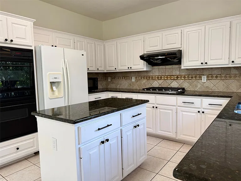 11112 Marden Ln — Photo 11