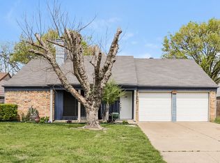 2534 Bentley Dr, Grand Prairie, TX 75052