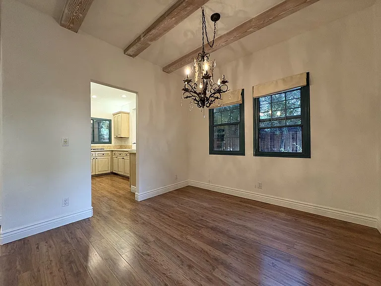 712 Elizabeth Ln — Photo 13