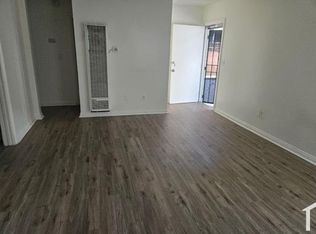 736 1/2 W Century Blvd, Los Angeles, CA 90044
