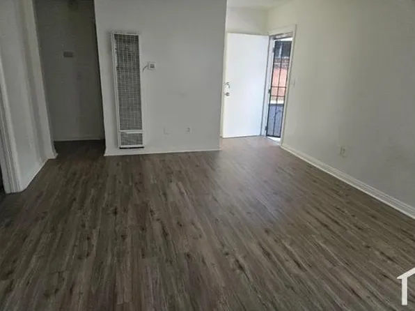 736 1/2 W Century Blvd, Los Angeles, CA 90044