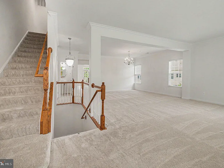15131 Leicestershire St — Photo 4