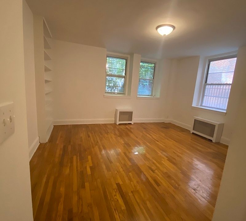 1st image of 5 E 67th St #1CC