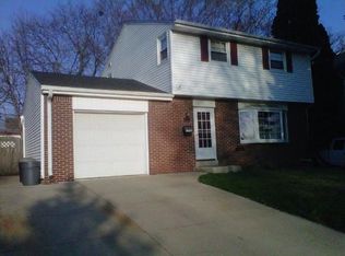 1133 S 122nd St, West Allis, WI 53214