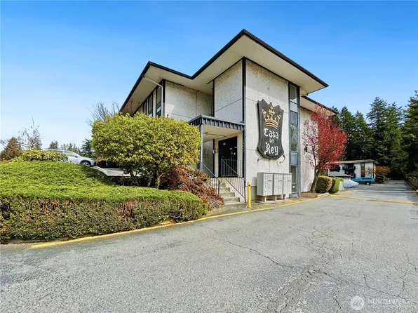 19411 56th Avenue W #220, Lynnwood, WA 98036