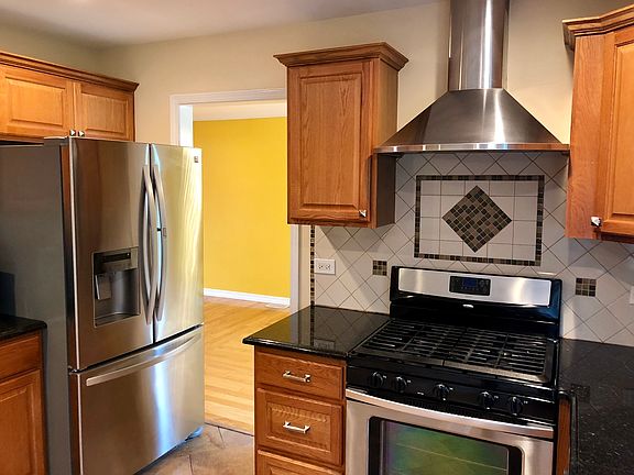 5th image of 111 N Staffire Dr
