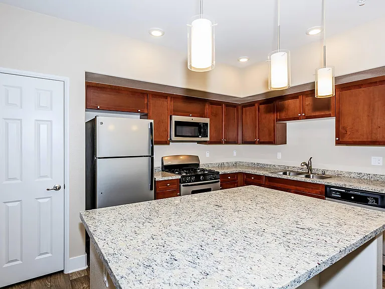 Sendero Gateway Apartment Homes — Photo 66