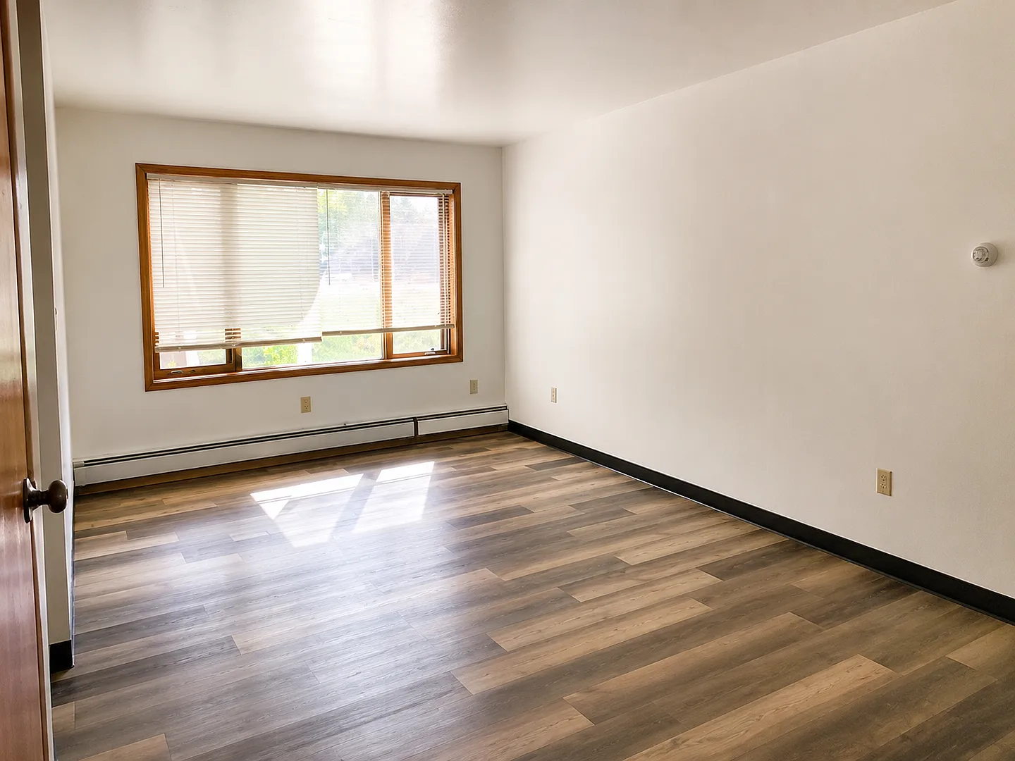 Spacious Home in Prime Location at Fairbanks - 604 2nd St. Fairbanks — Photo 2
