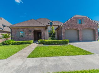 111 Spring View Dr, Youngsville, LA 70592