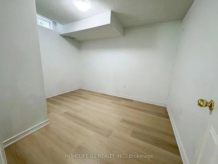 7 Bryony Rd #BASEMENT — Photo 10