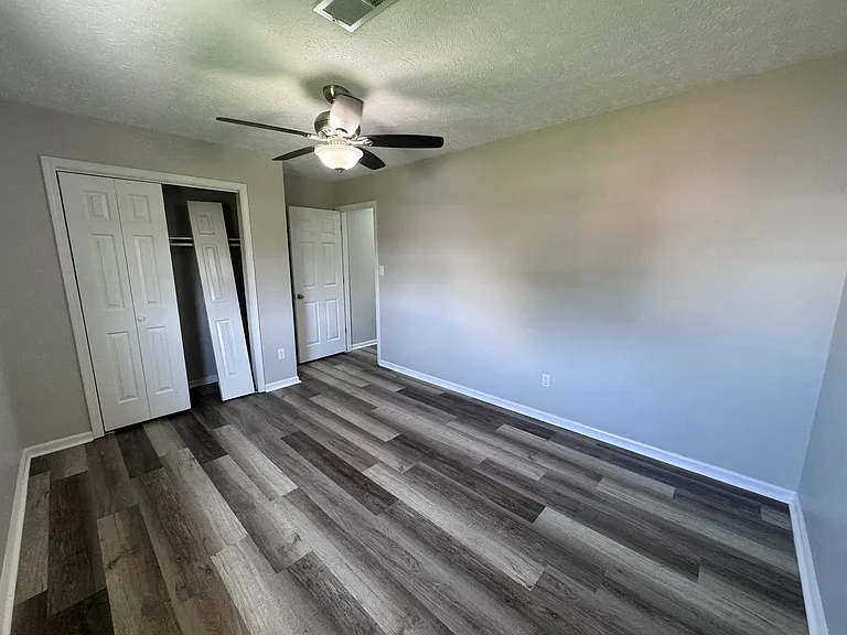 105 Grogan Cir — Photo 29
