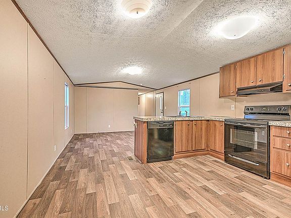 5th image of 374 Bill Bennett Rd