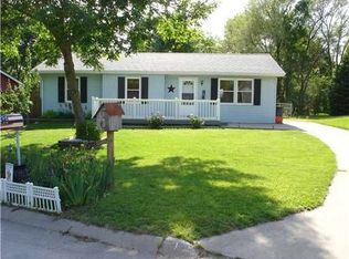 603 Maplewood Dr, Center Point, IA 52213