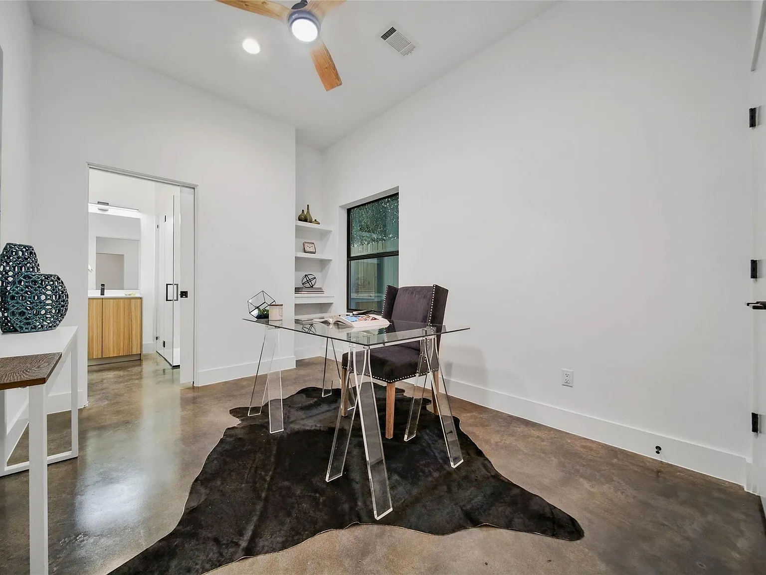 3 bed, 3.5 bath, 3026 sqft, $5,600 — Photo 4