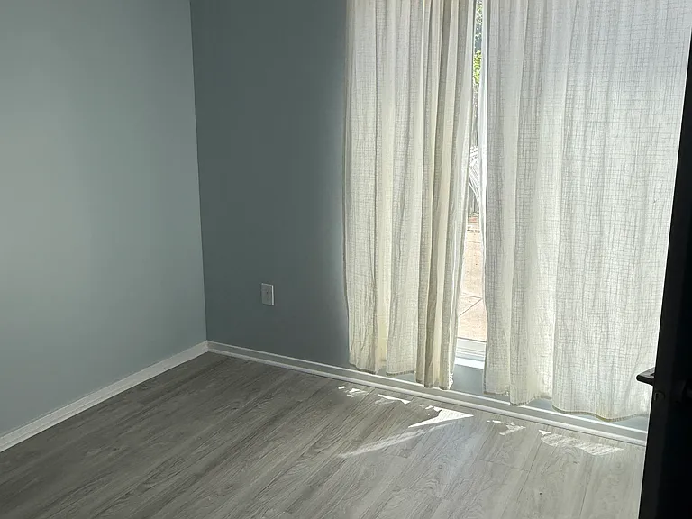 811 N Franklin St #101 — Photo 8