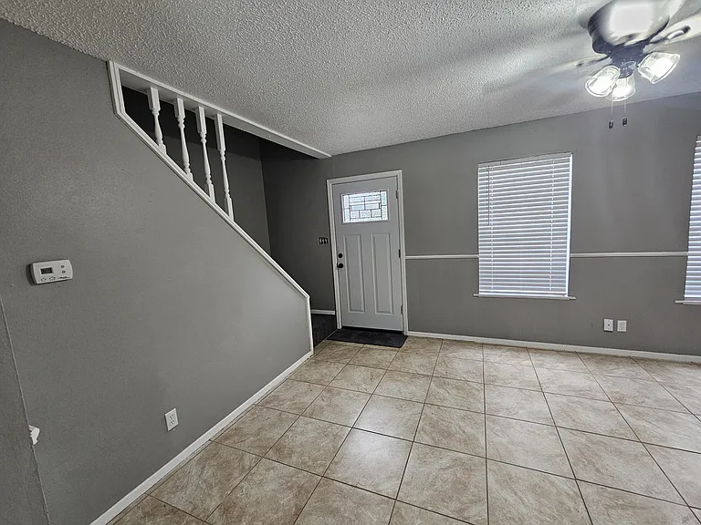 5511 Gulf St — Photo 2