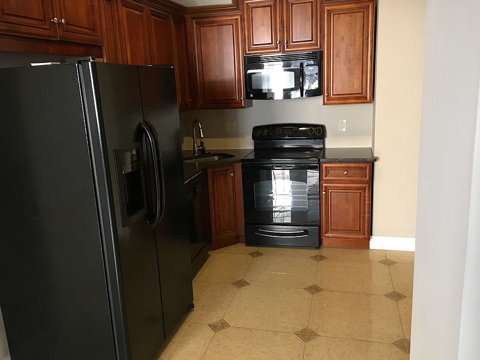 2nd image of 917 Arch St APT 608