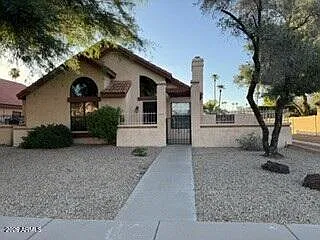 3 bed, 2.0 bath, 1201 sqft, $2,450 — Photo 3