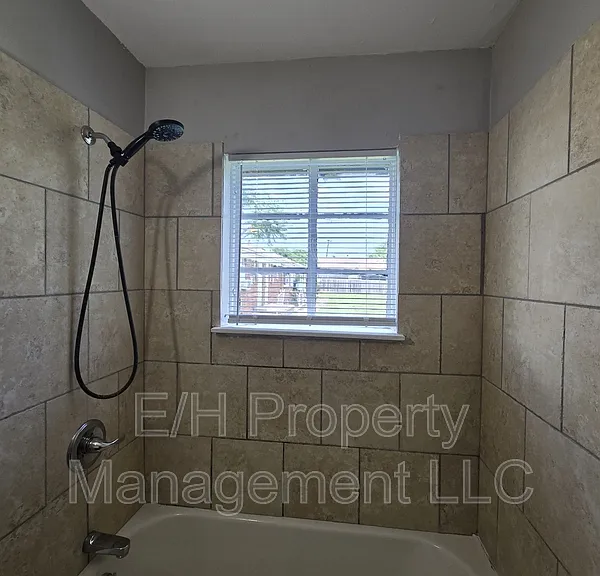 718 S Hunter St — Photo 14