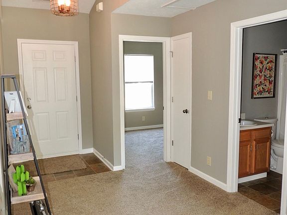 3rd image of 5699 N Bluegrass Cir